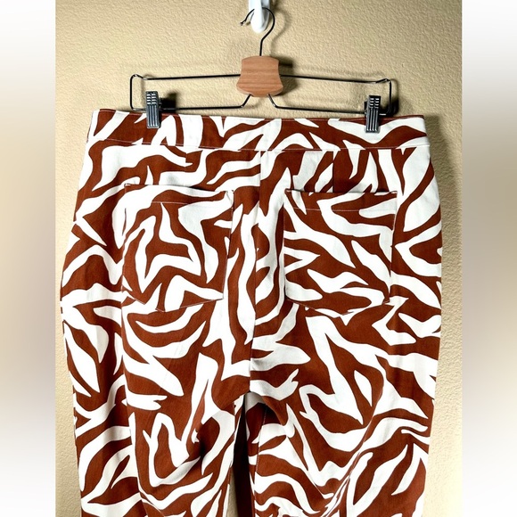 NWT Spanx On-the-Go Printed Ankle Slim Straight Pant Clay Zebra Stripe Petite XL - Picture 11 of 16